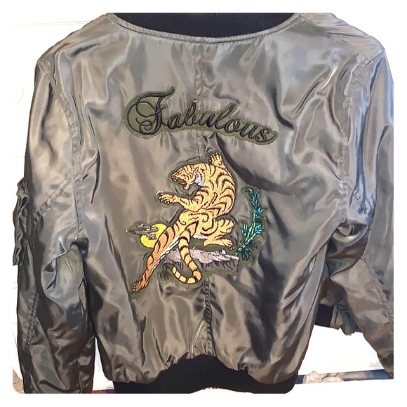 A jacket - Picture 1 of 2
